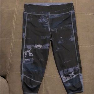 Adidas 3/4 length blue wash yoga pants